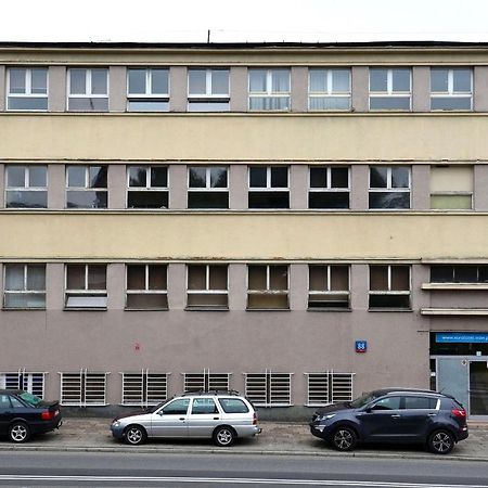 Hostel Powstaniec Wola - Private Rooms Warsawa Bagian luar foto