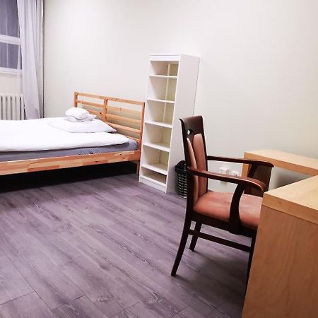 Hostel Powstaniec Wola - Private Rooms Warsawa Bagian luar foto
