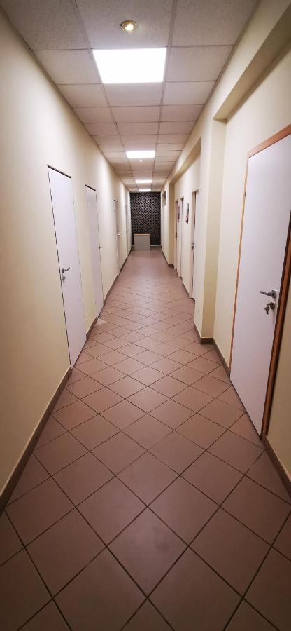 Hostel Powstaniec Wola - Private Rooms Warsawa Bagian luar foto