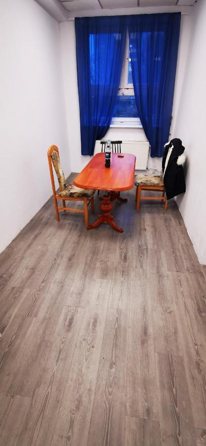 Hostel Powstaniec Wola - Private Rooms Warsawa Bagian luar foto