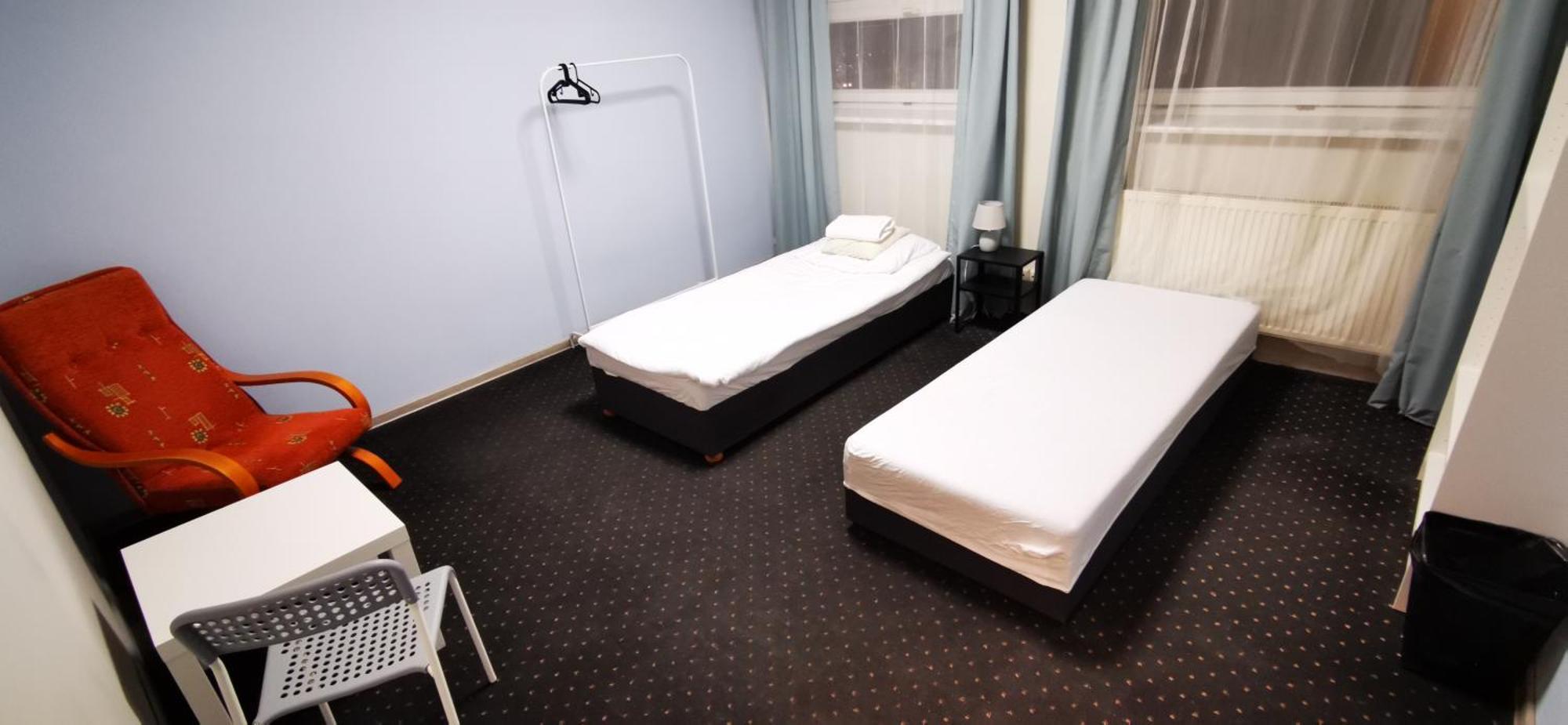 Hostel Powstaniec Wola - Private Rooms Warsawa Bagian luar foto