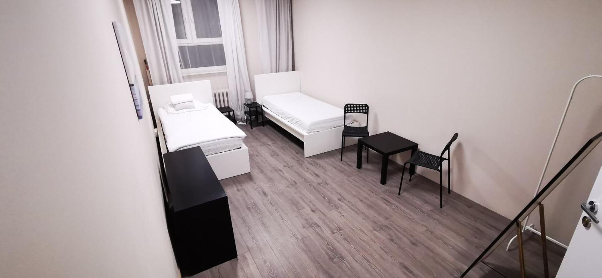 Hostel Powstaniec Wola - Private Rooms Warsawa Bagian luar foto