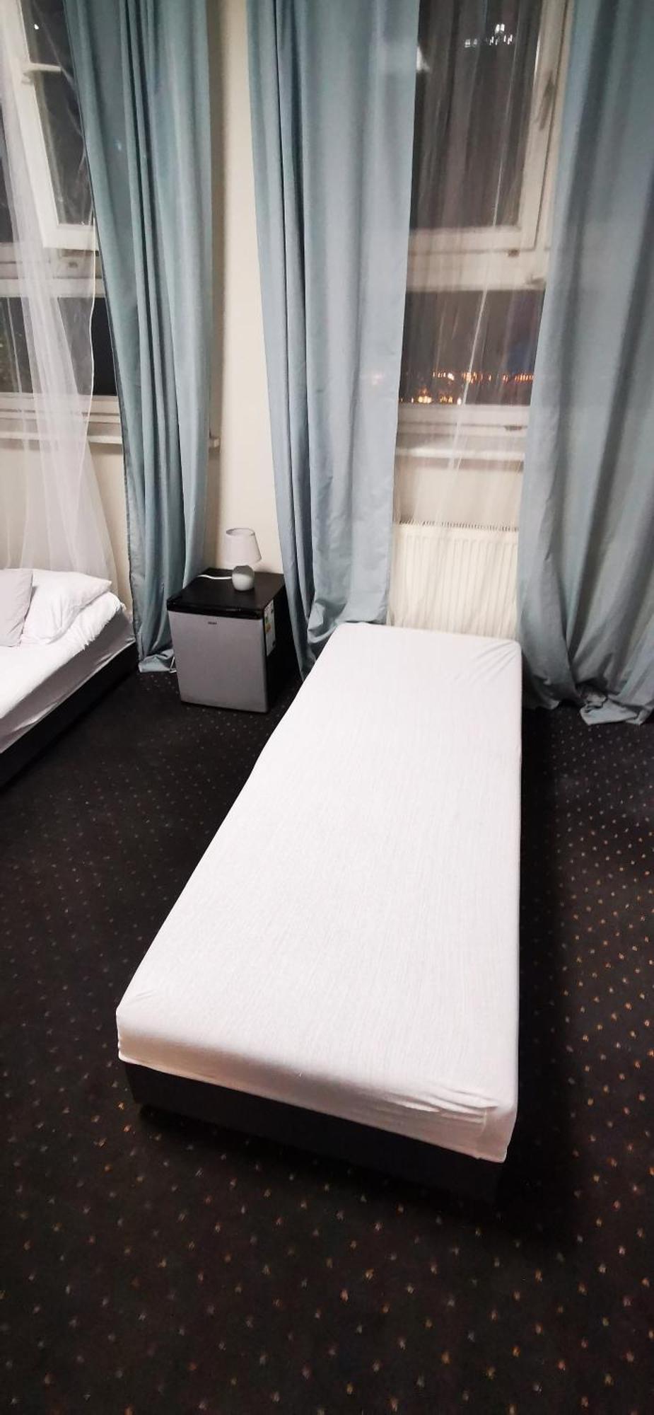 Hostel Powstaniec Wola - Private Rooms Warsawa Bagian luar foto