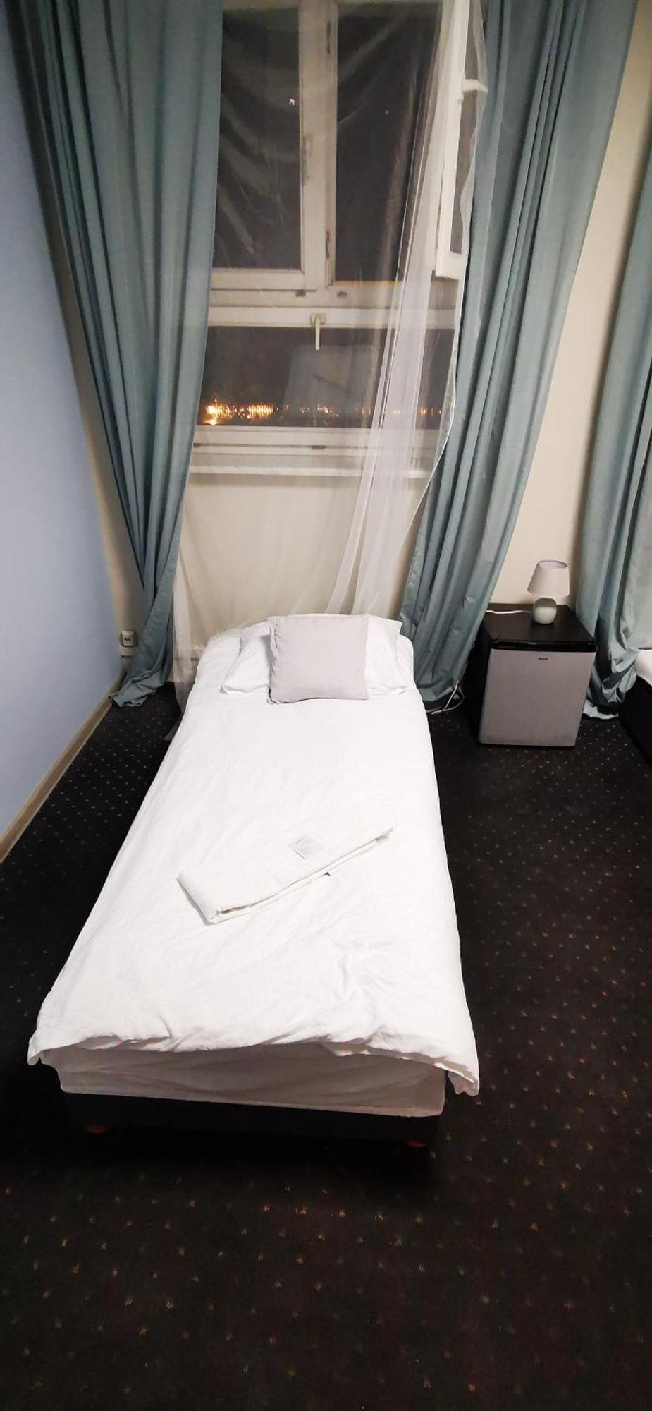 Hostel Powstaniec Wola - Private Rooms Warsawa Bagian luar foto