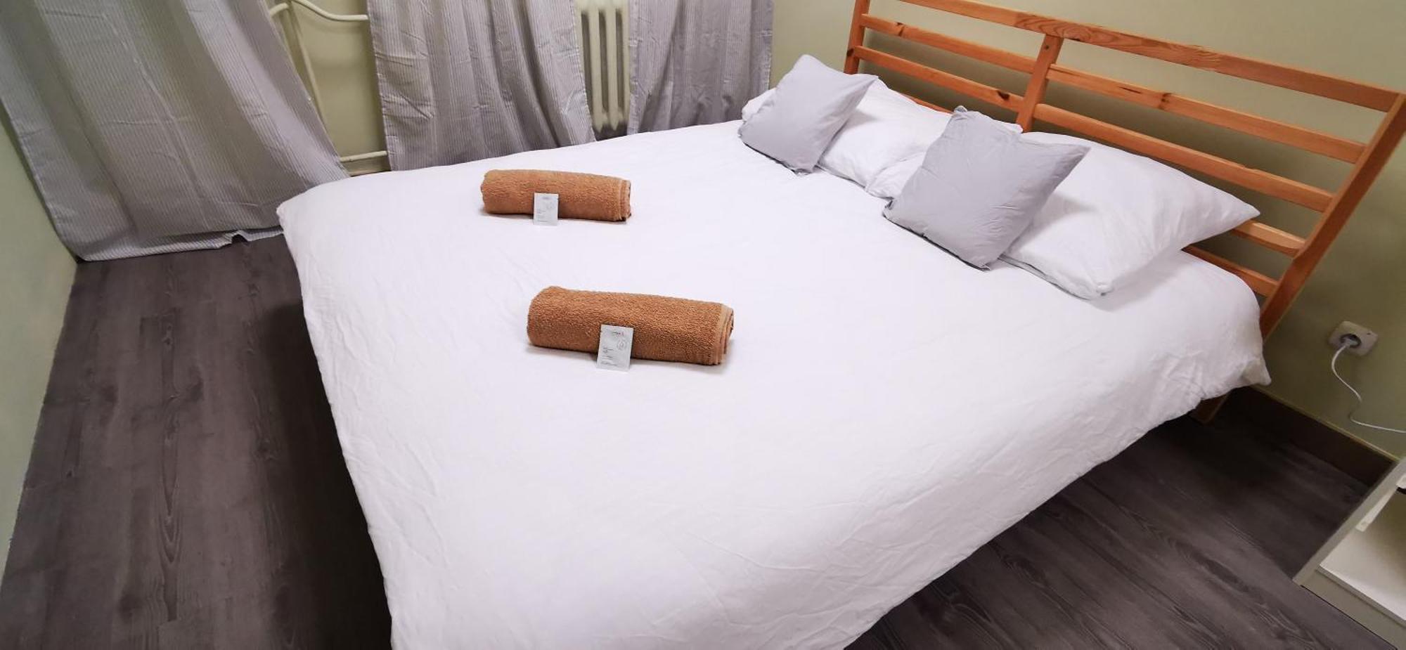Hostel Powstaniec Wola - Private Rooms Warsawa Bagian luar foto
